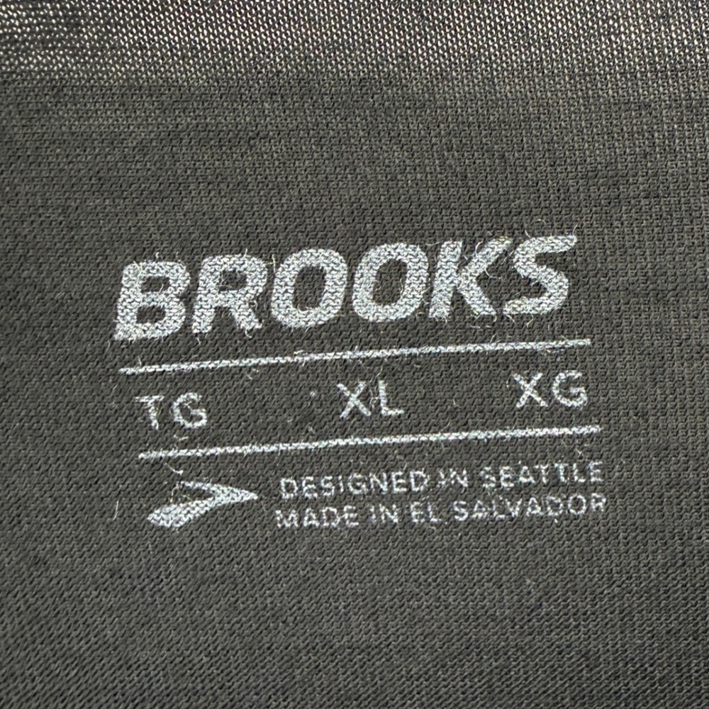 NEW Brooks Distance LS 3.0 Mens XL Running Shirt Black Thumb-Holes Performance - Picture 3 of 13